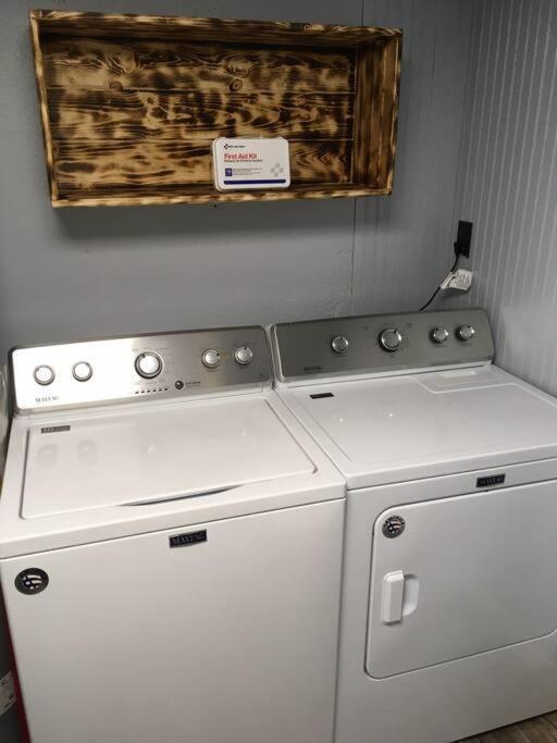 Вілла Caddy Corner Has A Hot Tub Just Outside Of Town Фоенч-Лік Екстер'єр фото